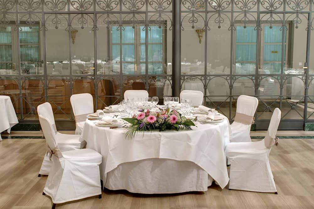 Banquet hall Photo