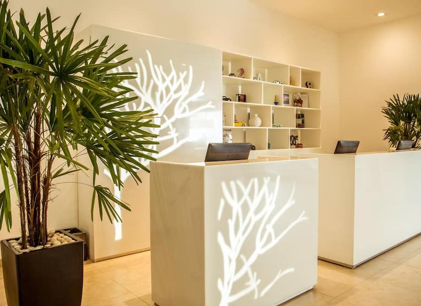 Front desk Photo