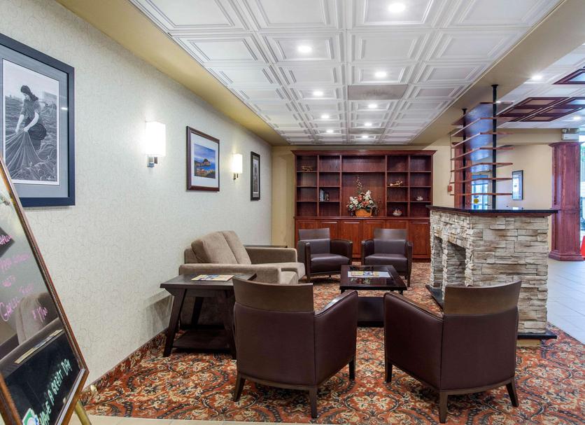 Lounge Photo