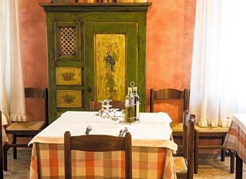 Dining room Photo
