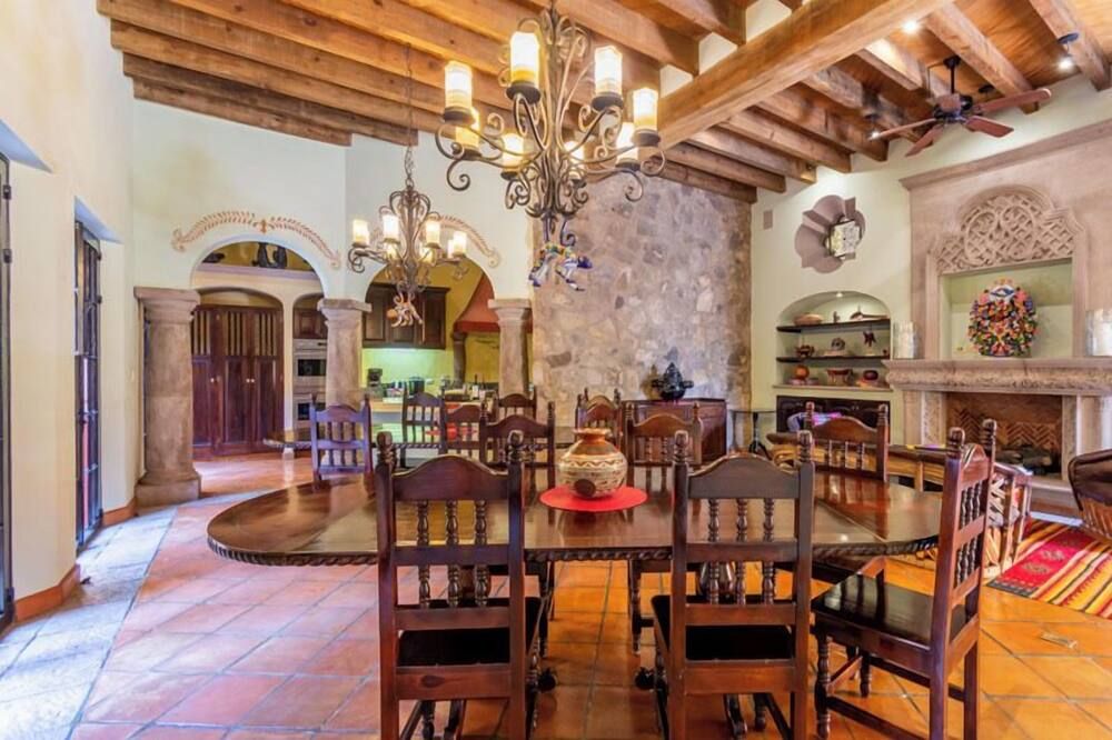 Dining room