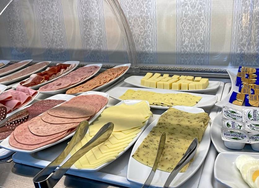 Buffet Photo