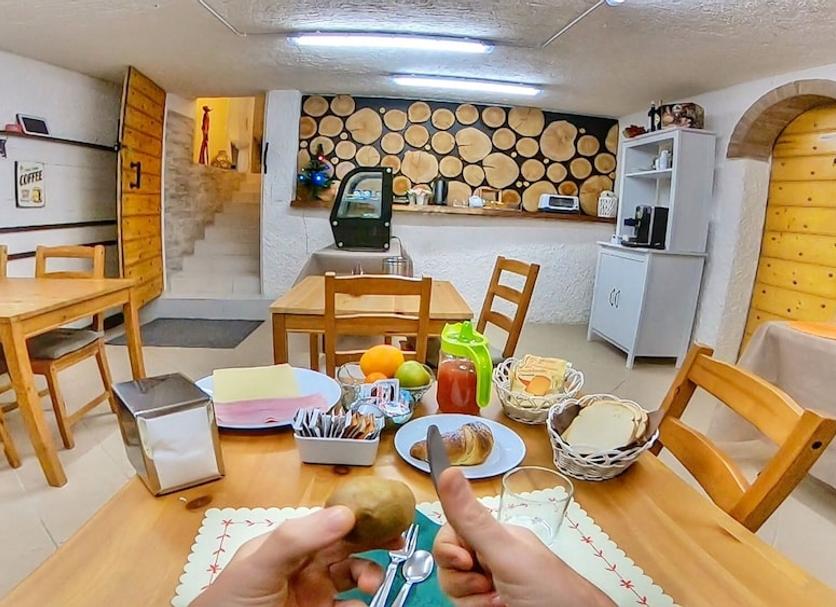 Dining room Photo