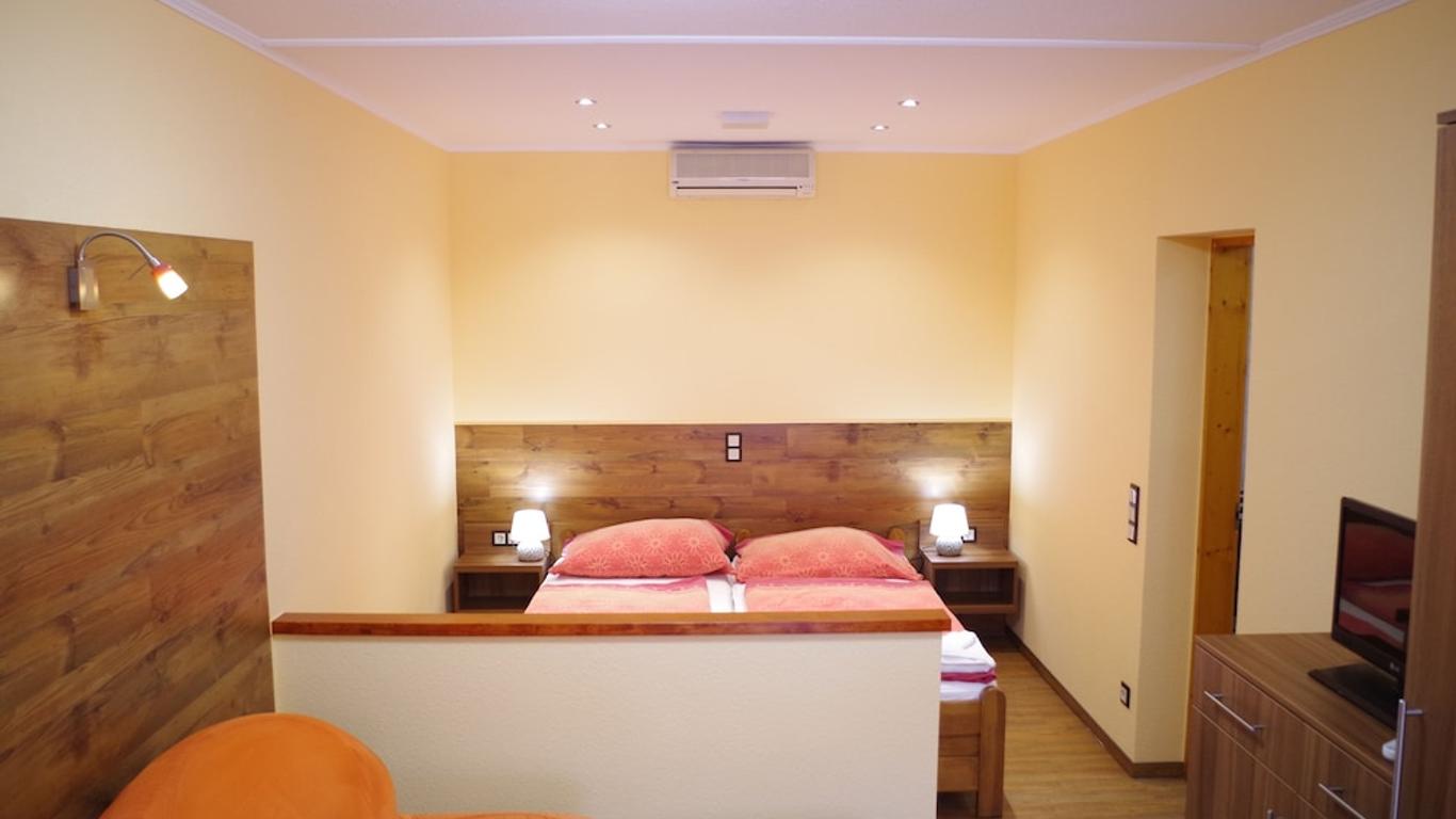 Aranyhal Apartman
