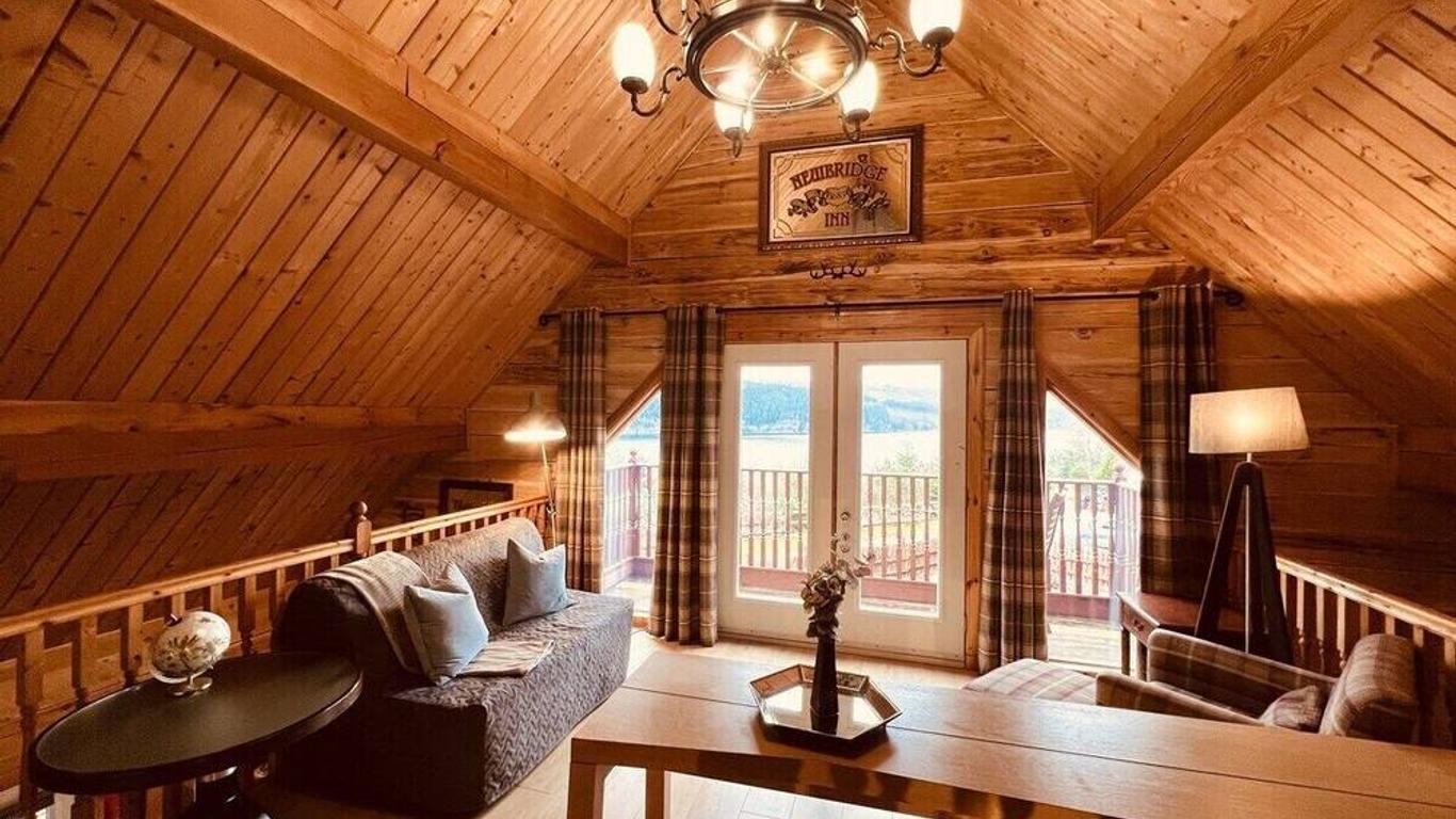 Lodges on Loch Ness