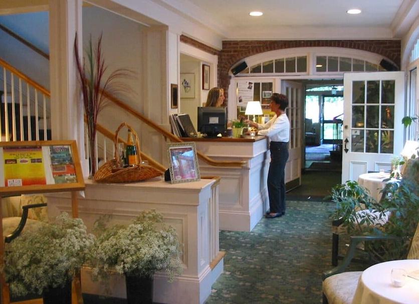 Front desk Photo