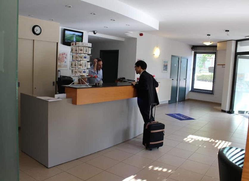 Front desk Photo