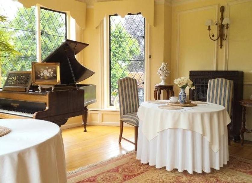 Dining room Photo