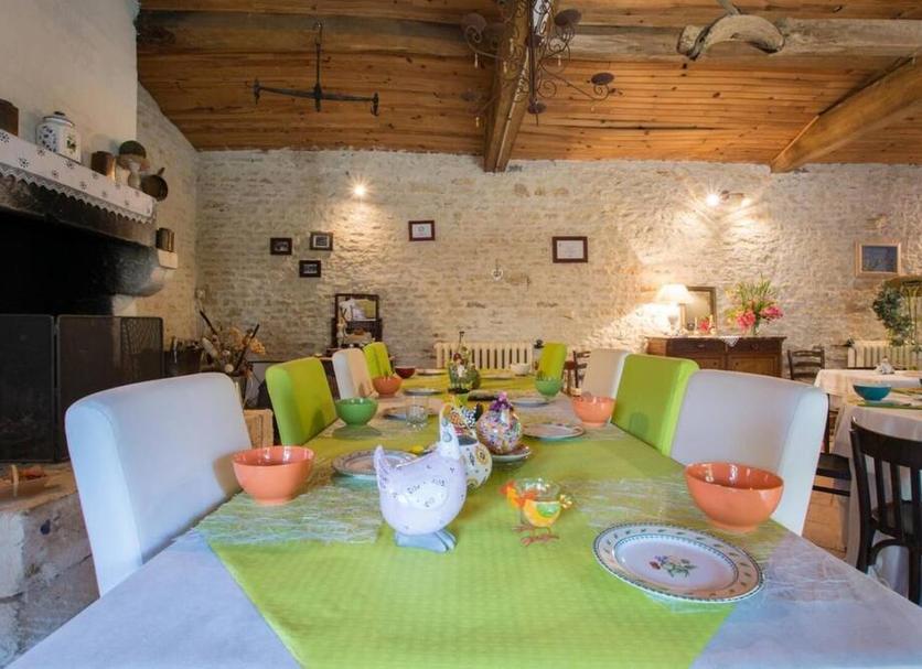 Dining room Photo