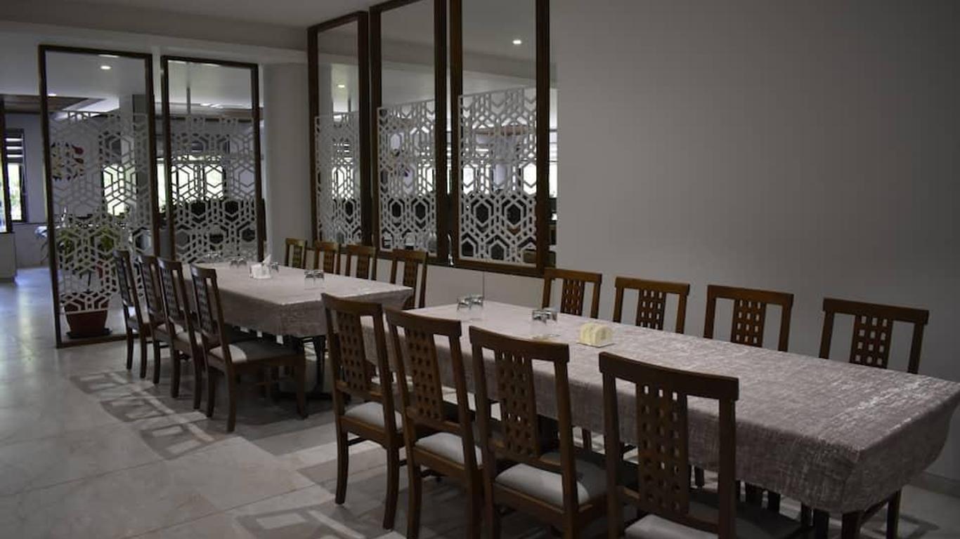 Shilpi Hill Resort