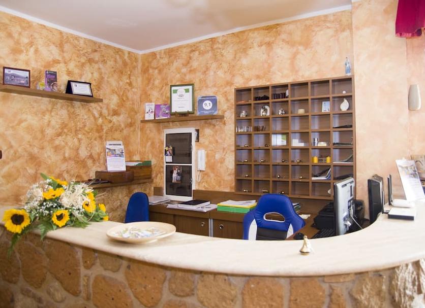 Front desk Photo