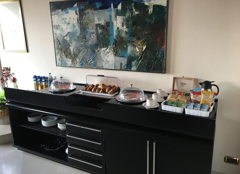 Buffet Photo