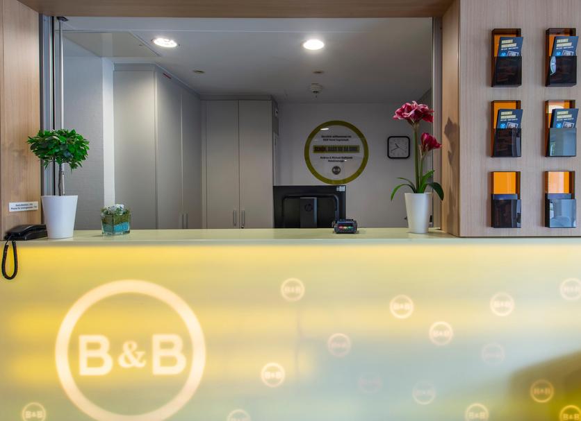 Front desk Photo