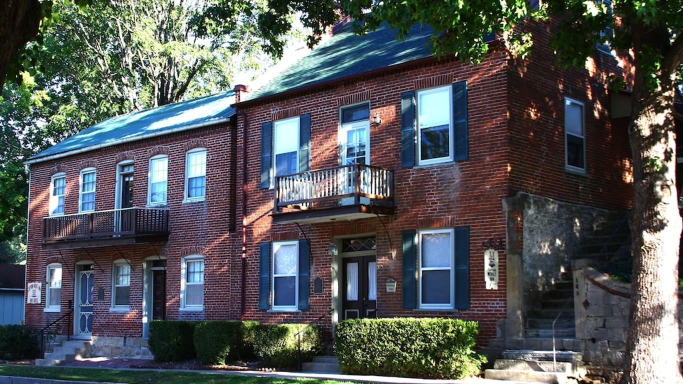 Captain Wohlt Inn