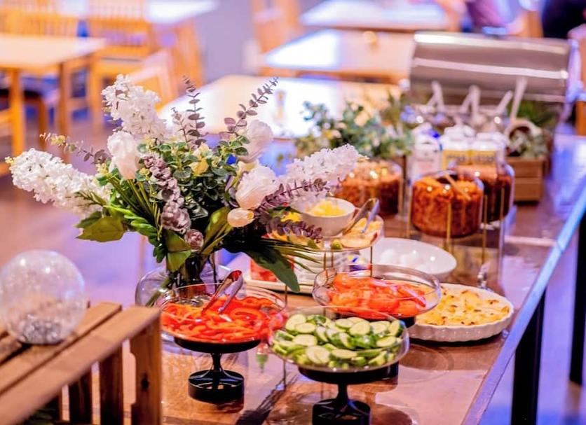 Buffet Photo