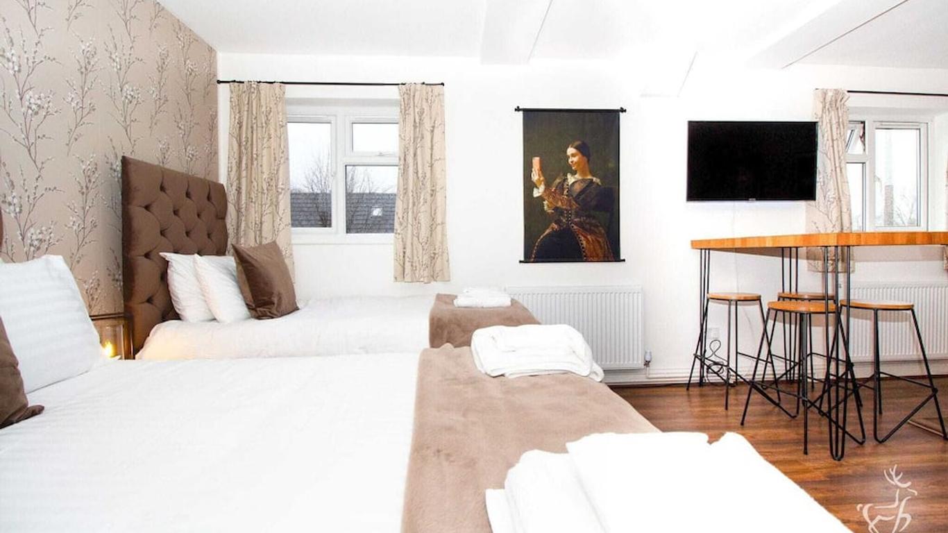 Ricky Road Guest House - Premium