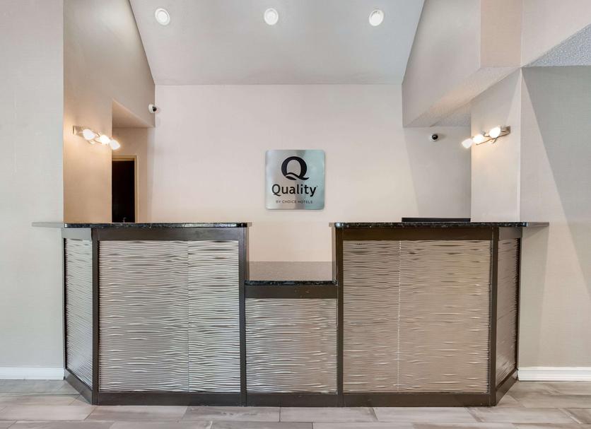 Front desk Photo