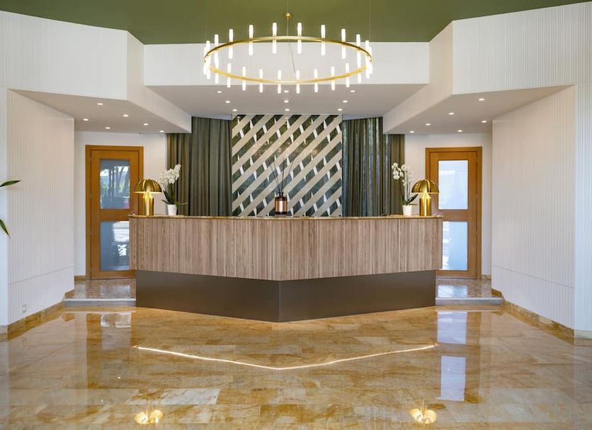 Front desk Photo