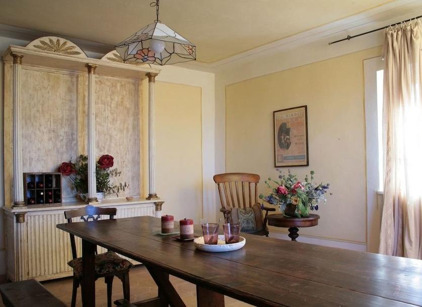 Dining room Photo