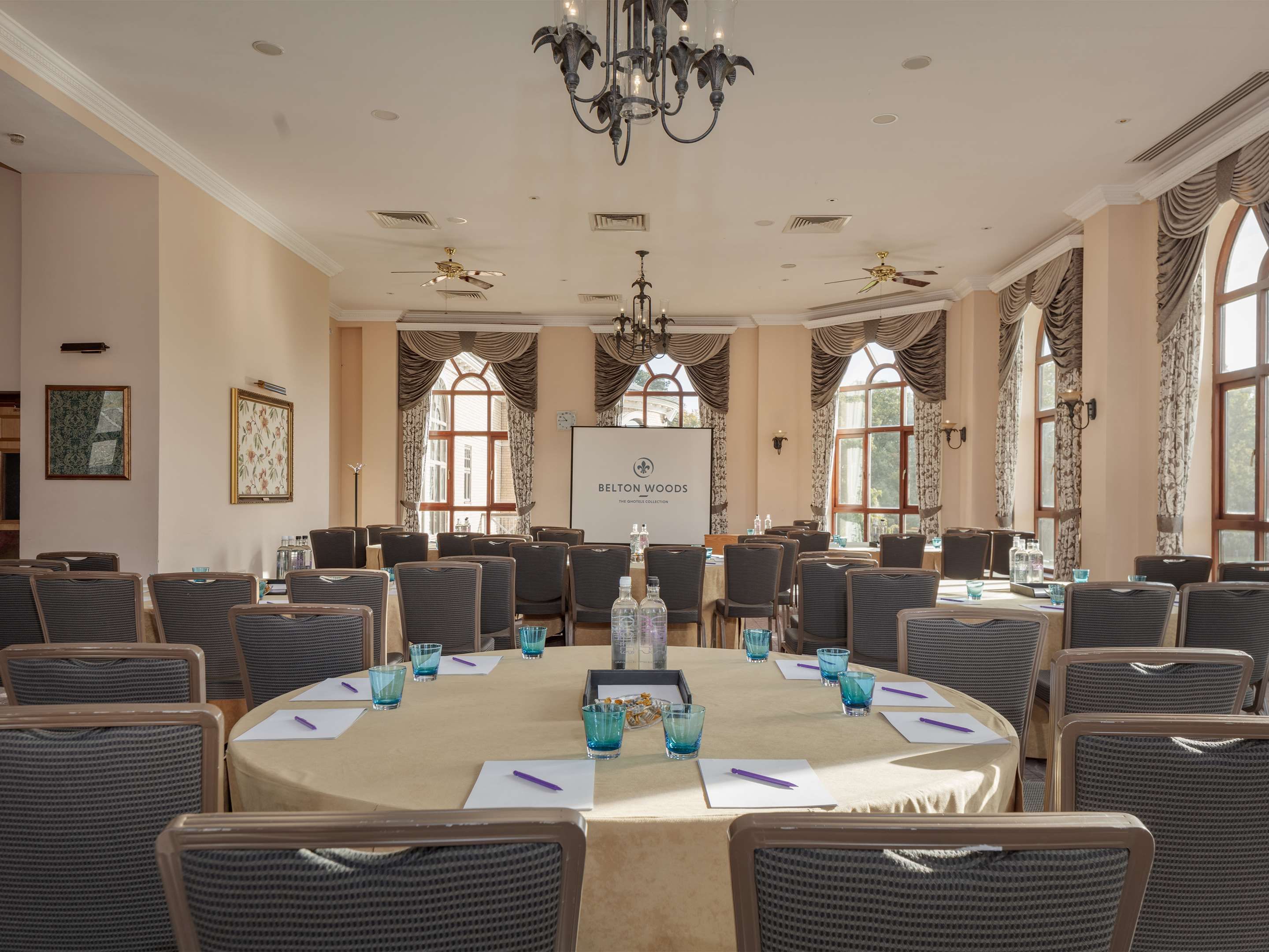 Banquet hall