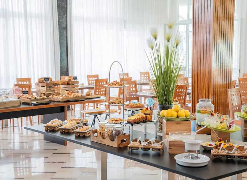 Buffet Photo
