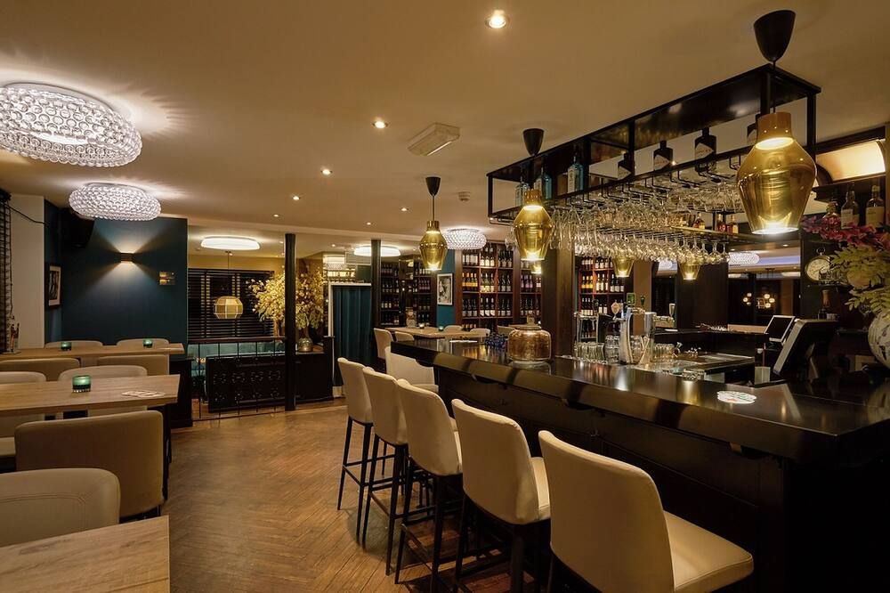 Bar Photo