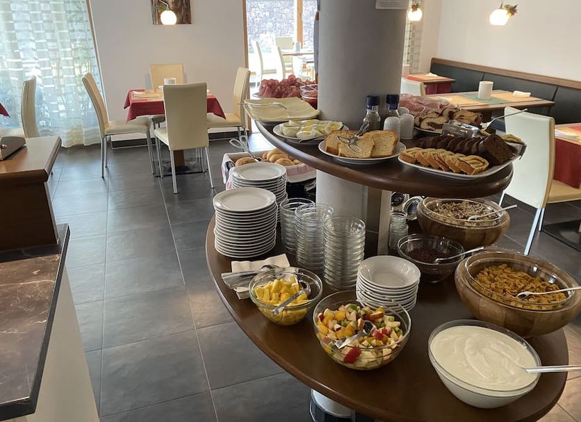 Buffet Photo