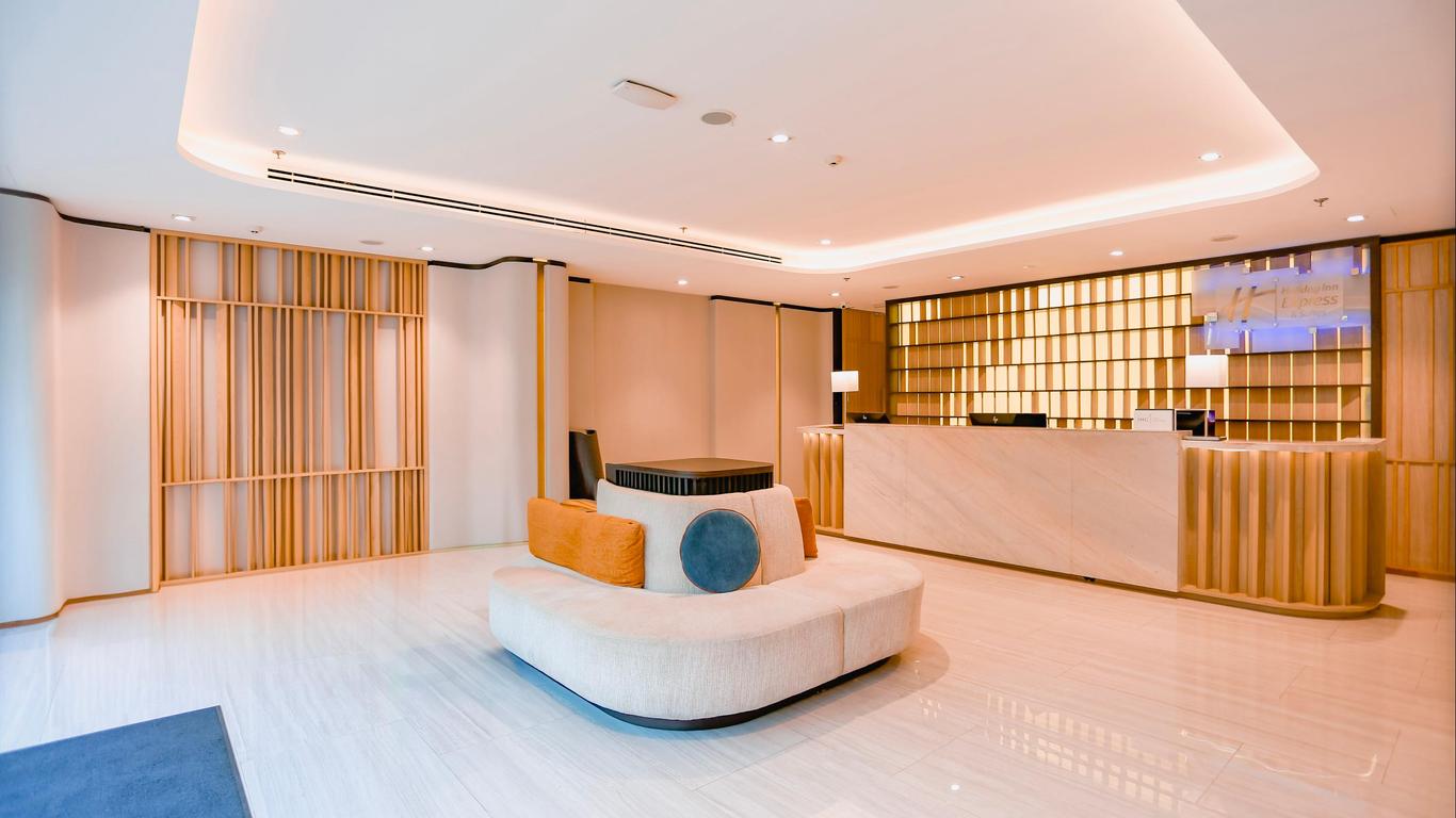 Holiday Inn Express & Suites Bangkok Central Pier By IHG