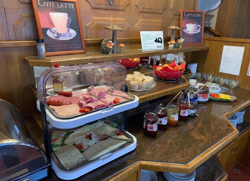 Buffet Photo