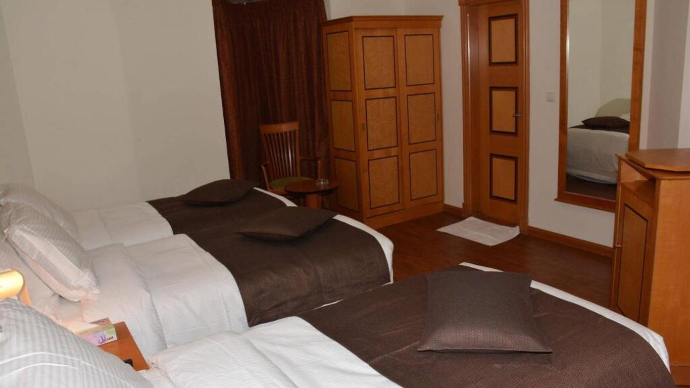 Al Thuria Grand Hotel