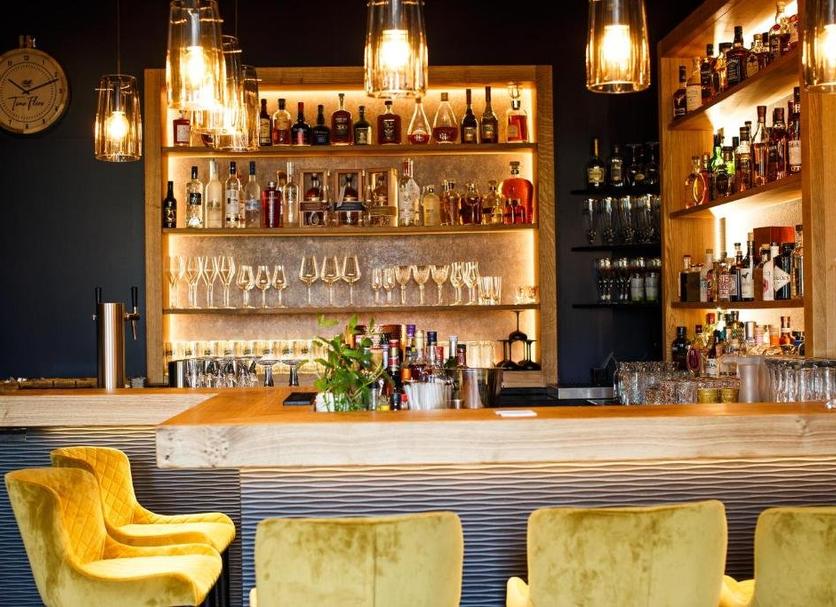 Bar Photo