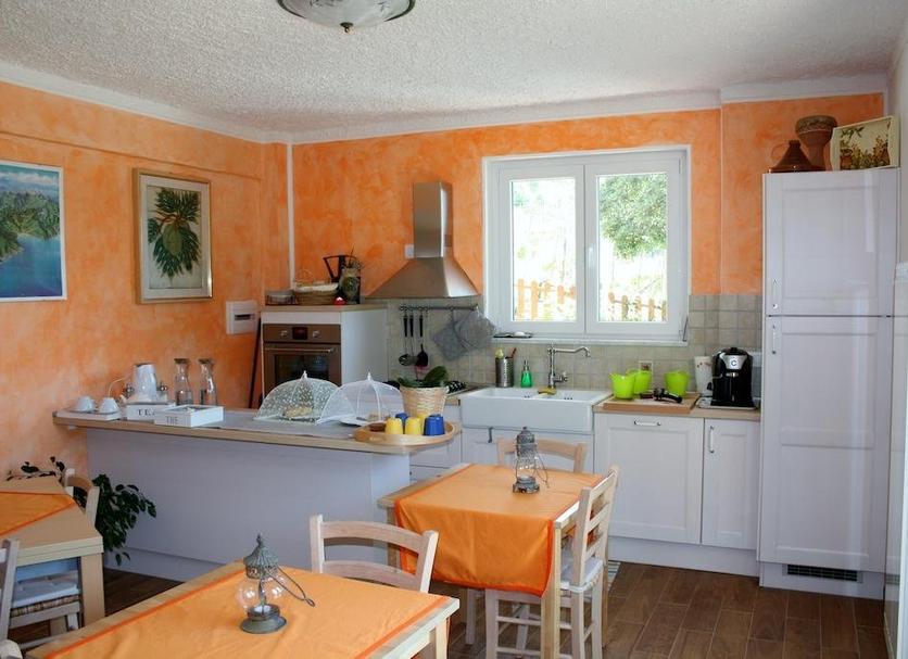 Kitchen Photo