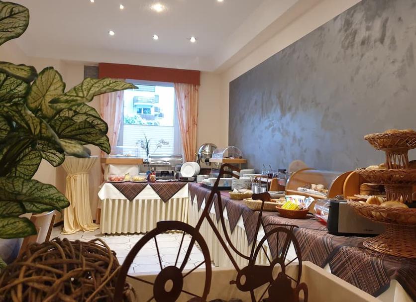 Buffet Photo