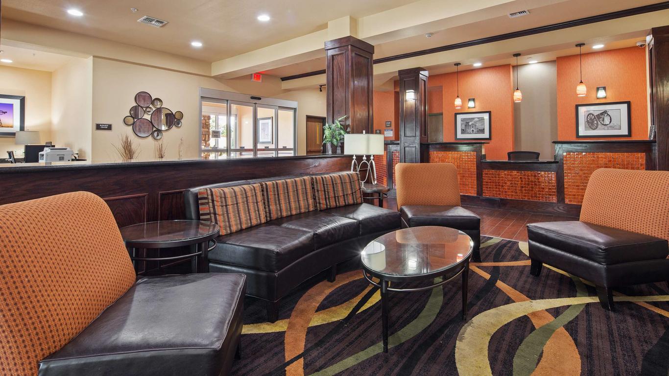 Best Western PLUS Goliad Inn & Suites