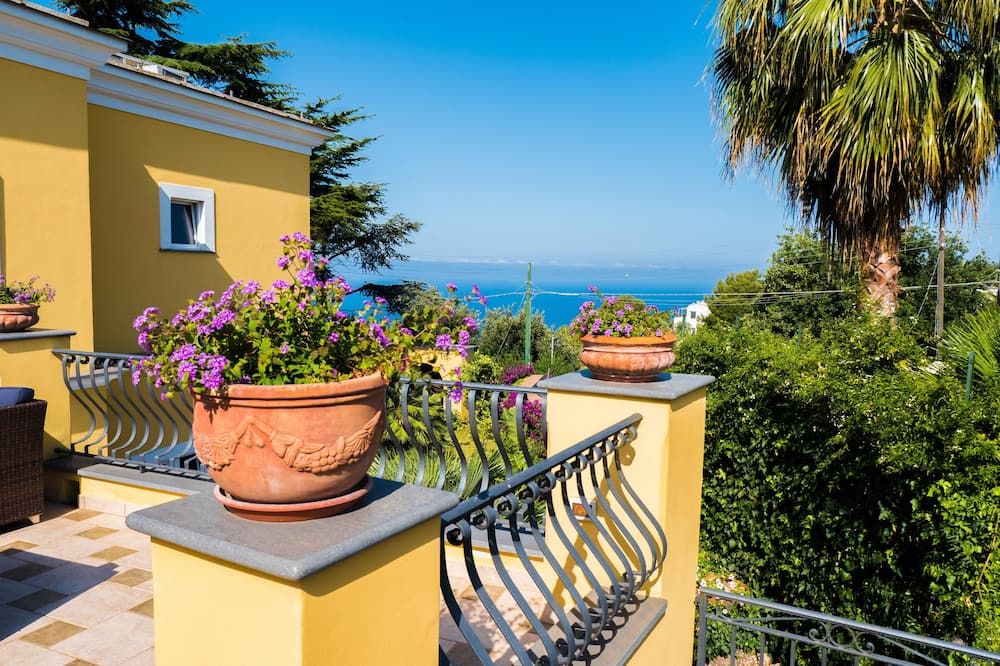 Balcony Photo