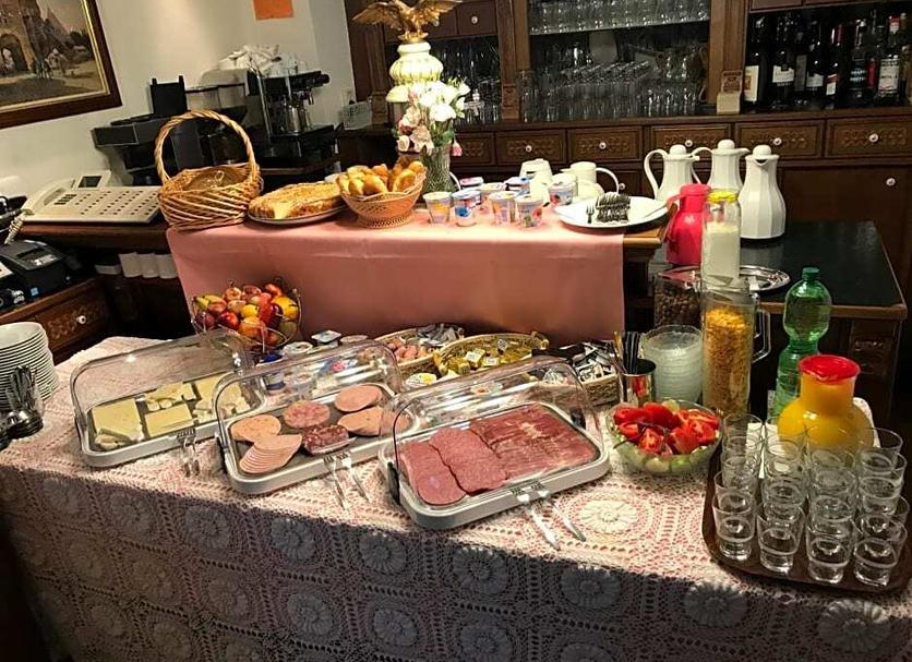 Buffet Photo