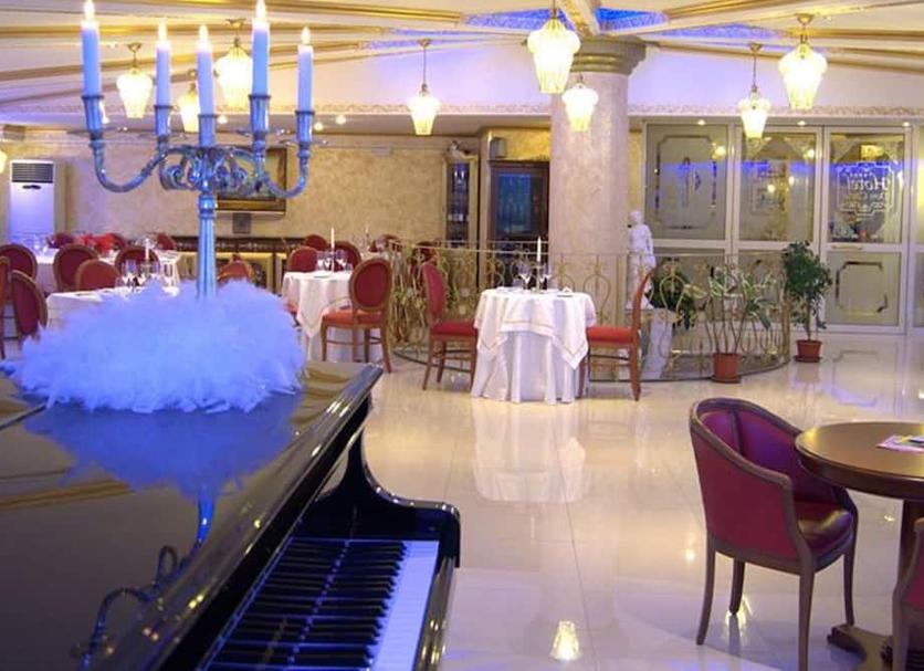 Restaurant Photo