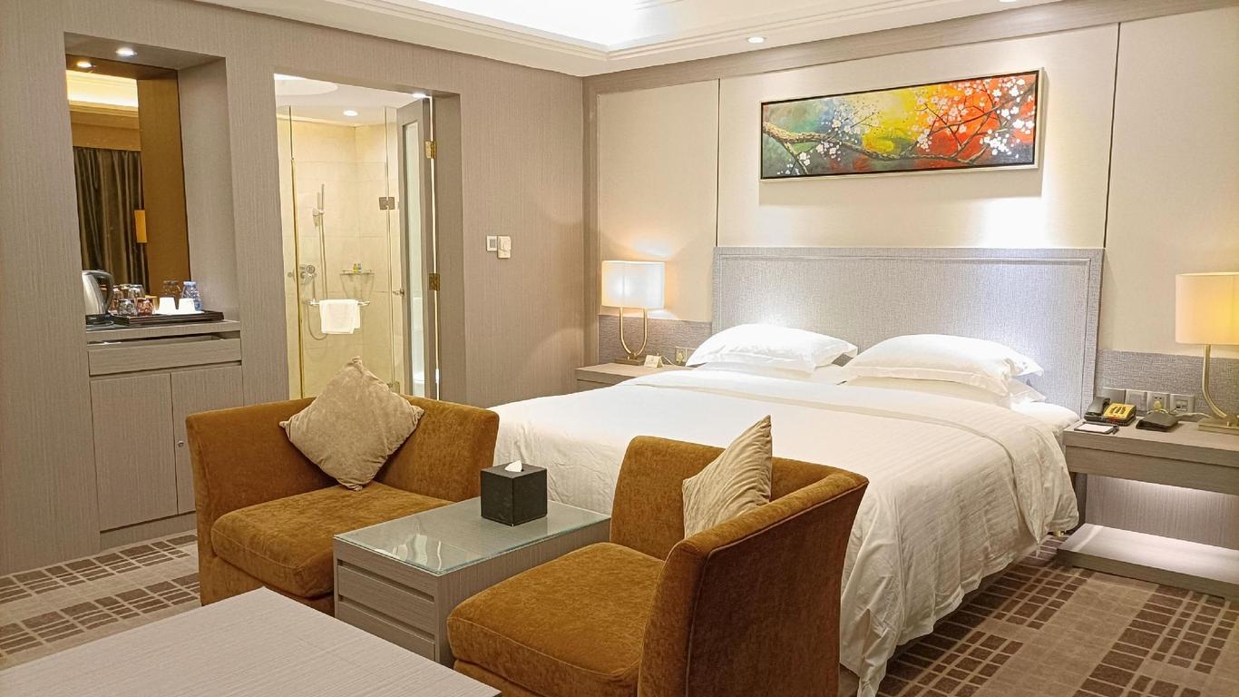 Centenio Kingdom Airport Hotel