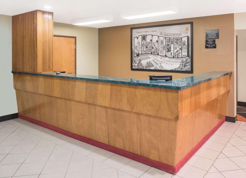 Front desk Photo