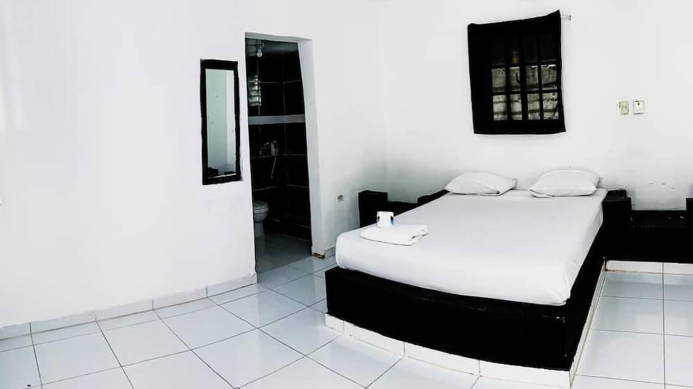 Hotel Punto 4