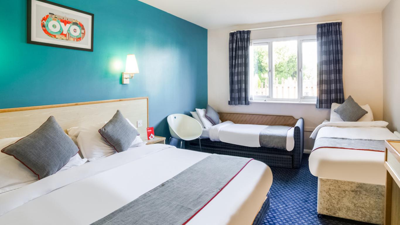 OYO Sunrise Hotel, A46 N Leicester