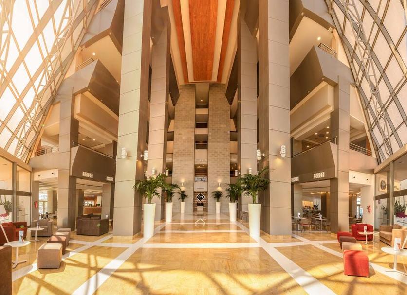 Hotel entrance Photo