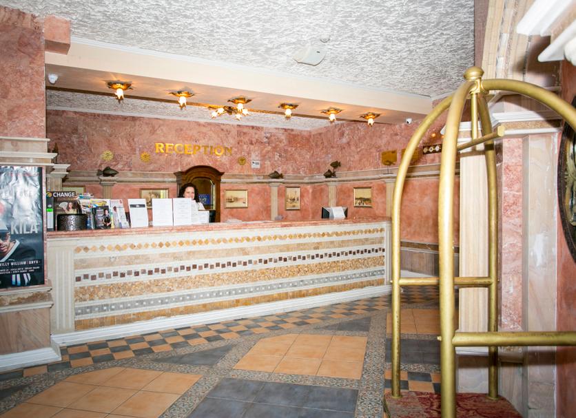 Front desk Photo