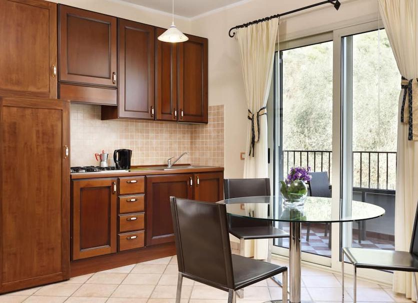 Kitchen Photo