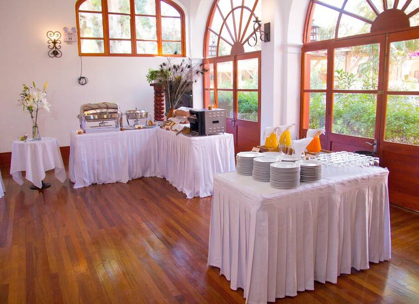 Buffet Photo