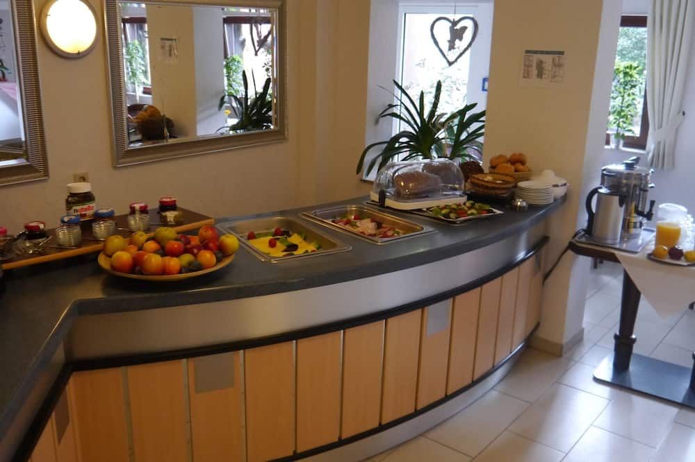 Buffet Photo