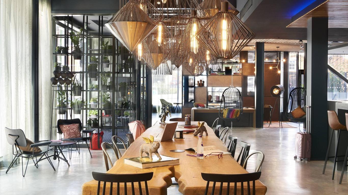 Moxy York