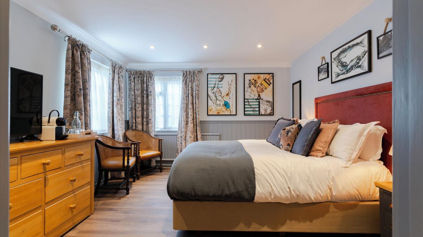 Port Gaverne Hotel