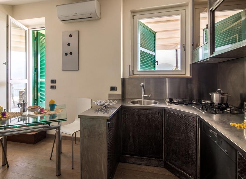 Kitchen Photo