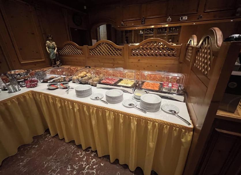 Buffet Photo